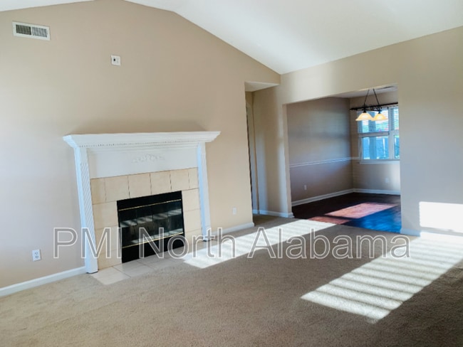 Foto del edificio - 218 Maddux Ct