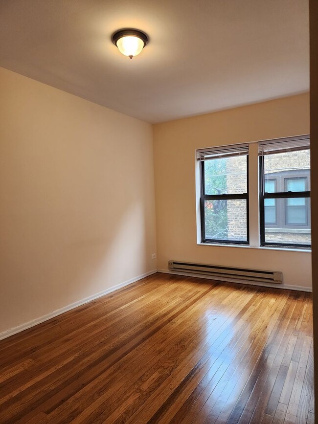 Building Photo - 1714 W Jonquil Terrace