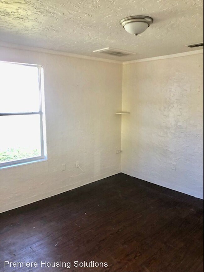 Building Photo - 2 br, 1 bath House - 212 Oakland Ave