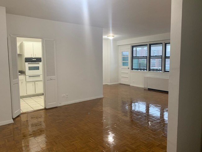 Foto del edificio - 133-24 Sanford Ave