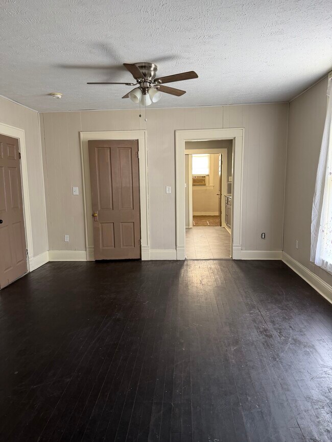 Foto del edificio - 1307 Giddings St