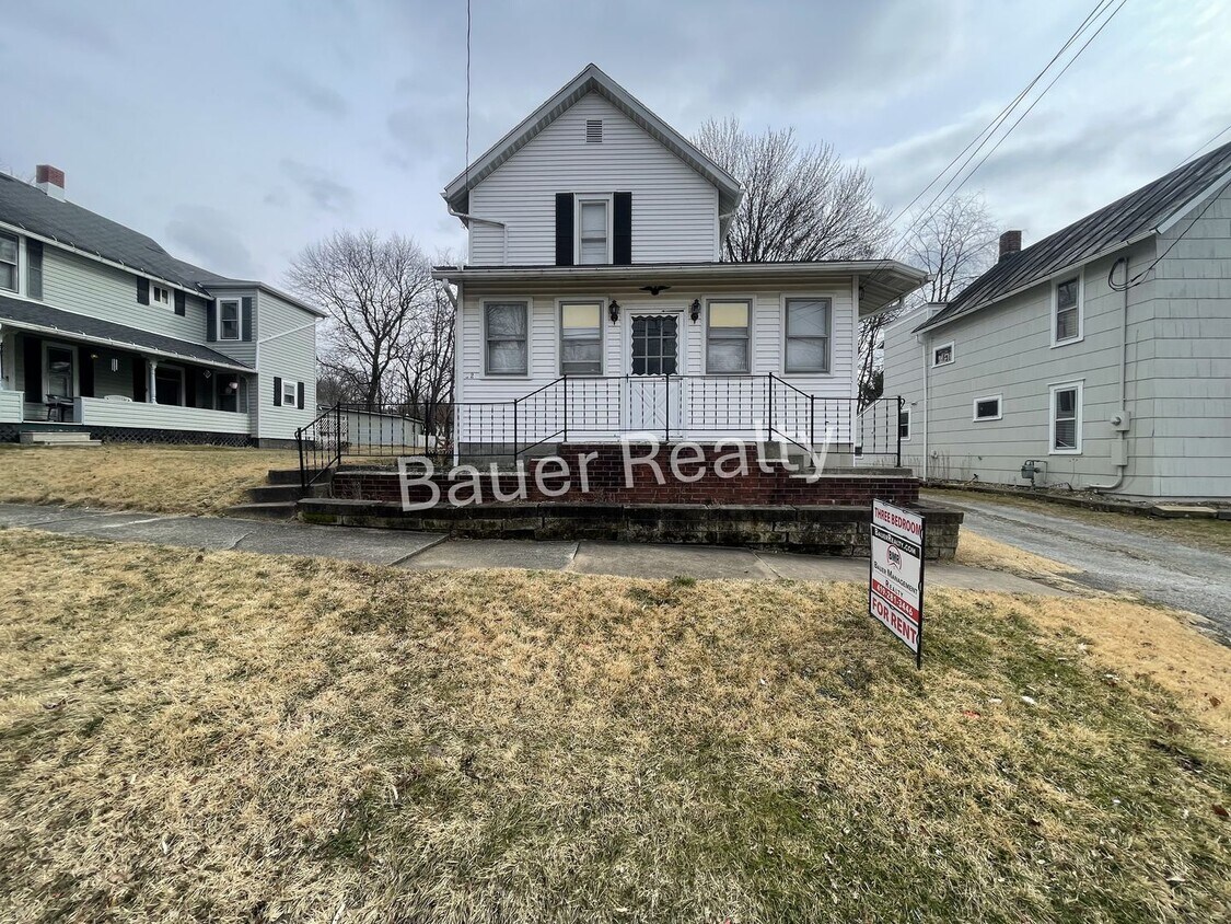 Foto principal - 3 -4 Bedroom Home Near Brookside Park