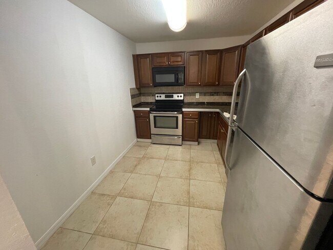 Foto del edificio - 2 Bedroom/2 Bathroom 1st Floor Condo at Cy...