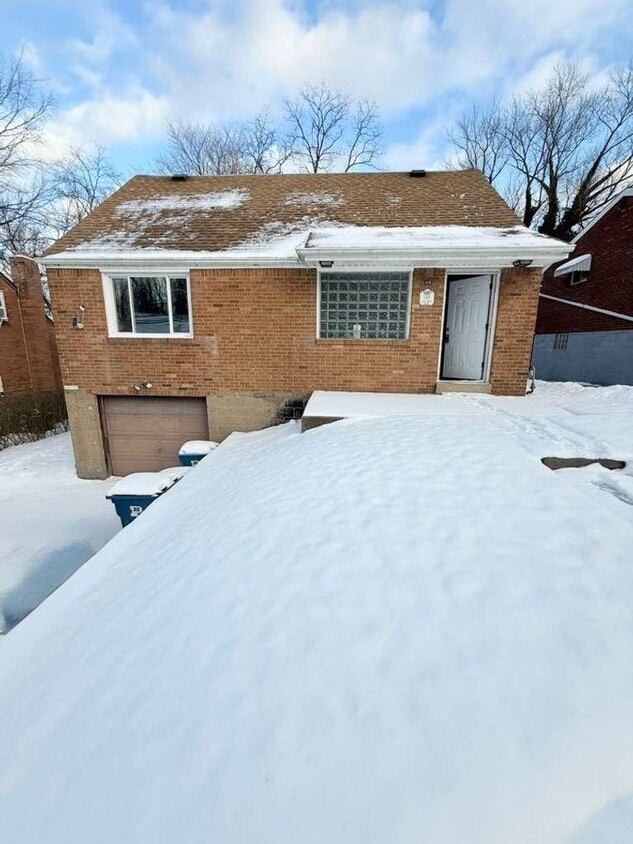 Beautiful UPDATED 4bd 2ba Home in Penn Hills! - Beautiful UPDATED 4bd 2ba Home in Penn Hills!