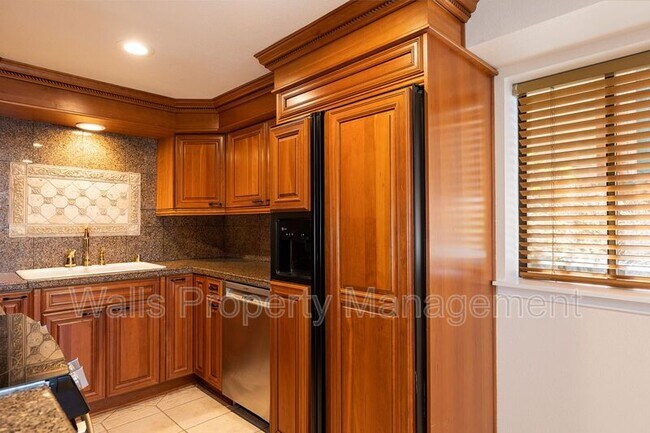 Foto del edificio - 2348 Alki Ave SW
