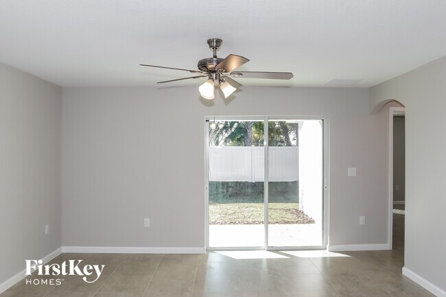 Building Photo - 445 Earhart Dr