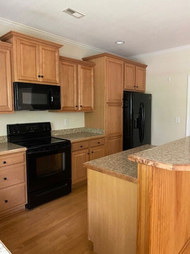 Building Photo - Brook Hollow Townhome- Coming Soon