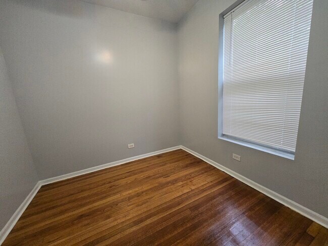 Foto del edificio - 7618 S Emerald Ave