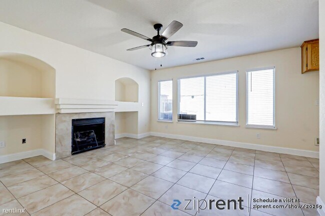 Foto del edificio - 5 br, 3 bath House - 1003 Sun Meadow Drive...