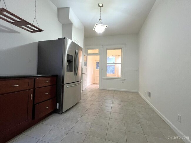 Building Photo - 825 Filbert St