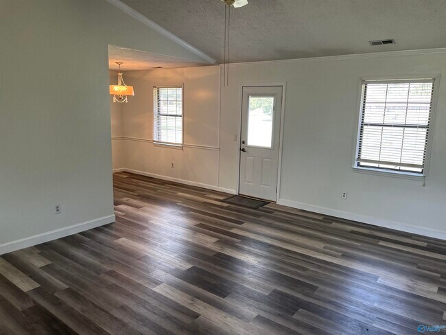 Foto del edificio - 197 Silverwood Ln
