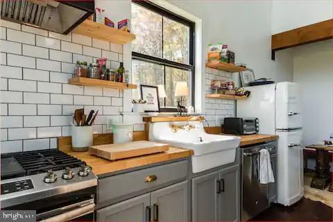 Foto principal - 777 Scrabble Rd