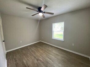 Building Photo - 2016 Magnolia Dr