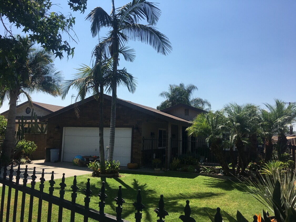 Primary Photo - 1209 Lerma Rd