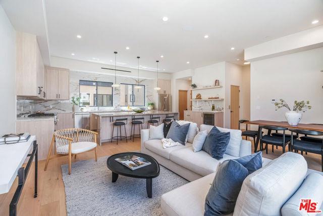 Building Photo - 1859 Barry Ave