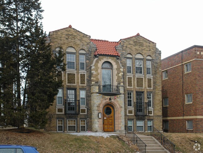 Foto del edificio - 3016 James Ave S