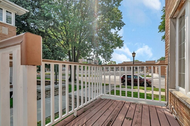Building Photo - 15 S Waiola Ave