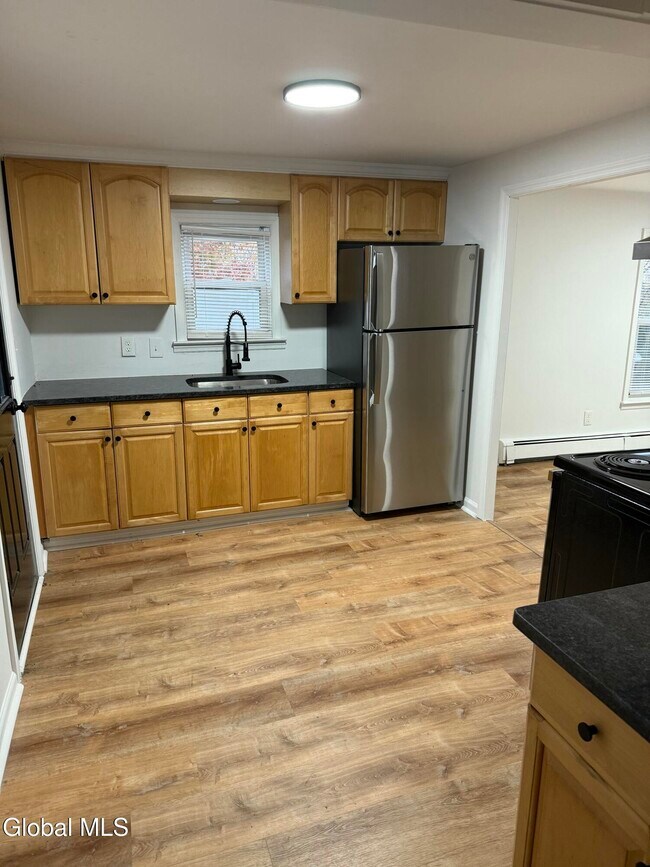 Foto del edificio - 5 Maple St