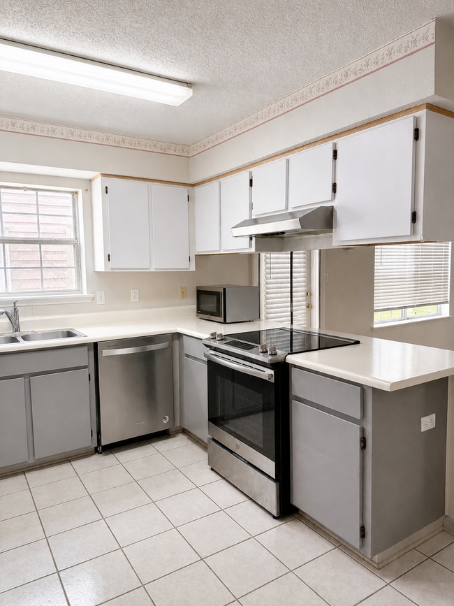 Building Photo - 4120 Silkbay Ct