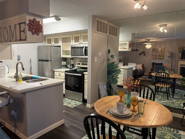 Foto del edificio - 2120 El Paseo St