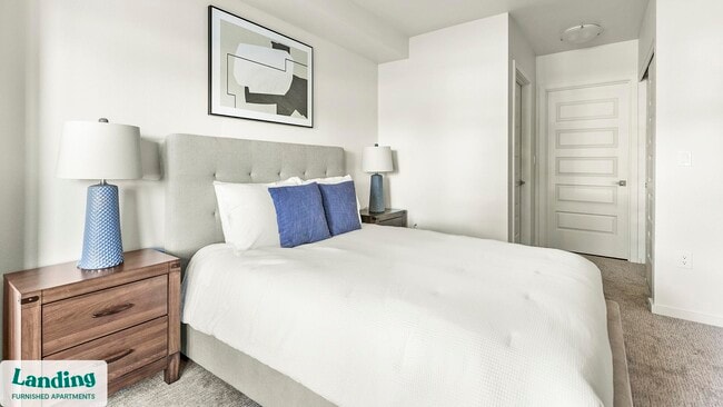 Building Photo - 11505 NE Yacht Harbor Dr