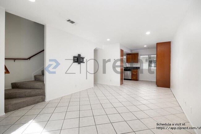 Foto del edificio - 4517 College Way