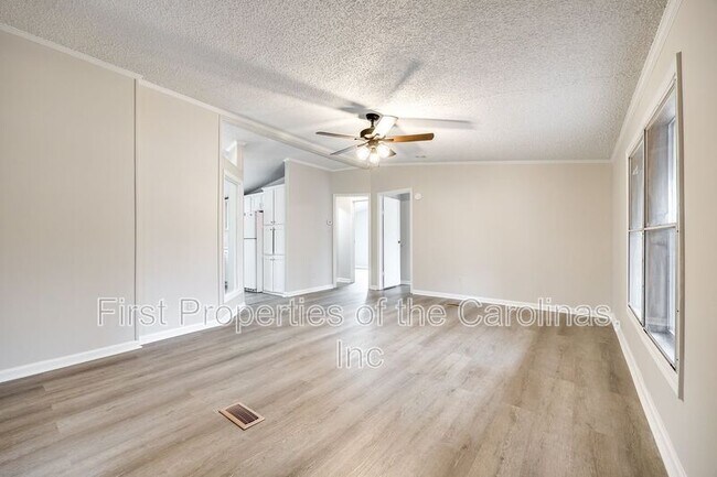 Foto del edificio - 128 Summerglen Dr.