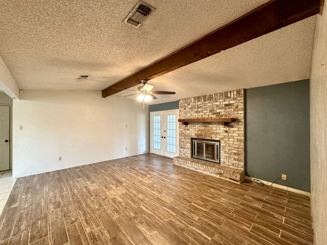 Building Photo - Price Drop!  Viewable Now!  Small Dogs Acc...