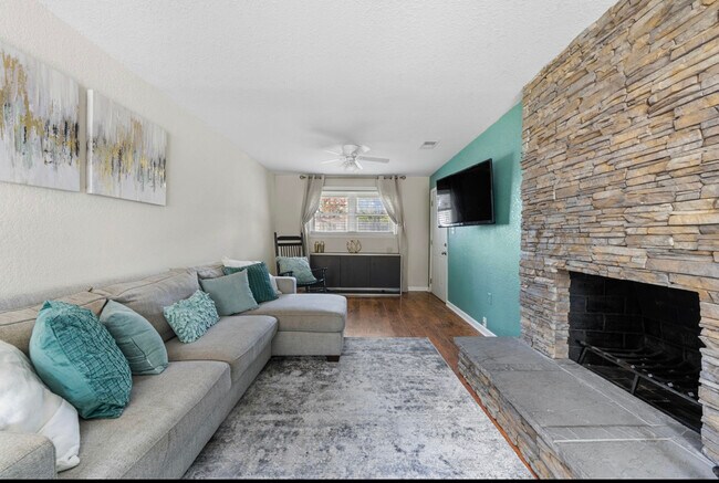 Foto del edificio - 212 Paladin Dr