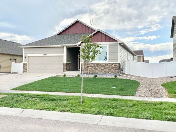 Foto principal - Ranch Style Home Near I-25