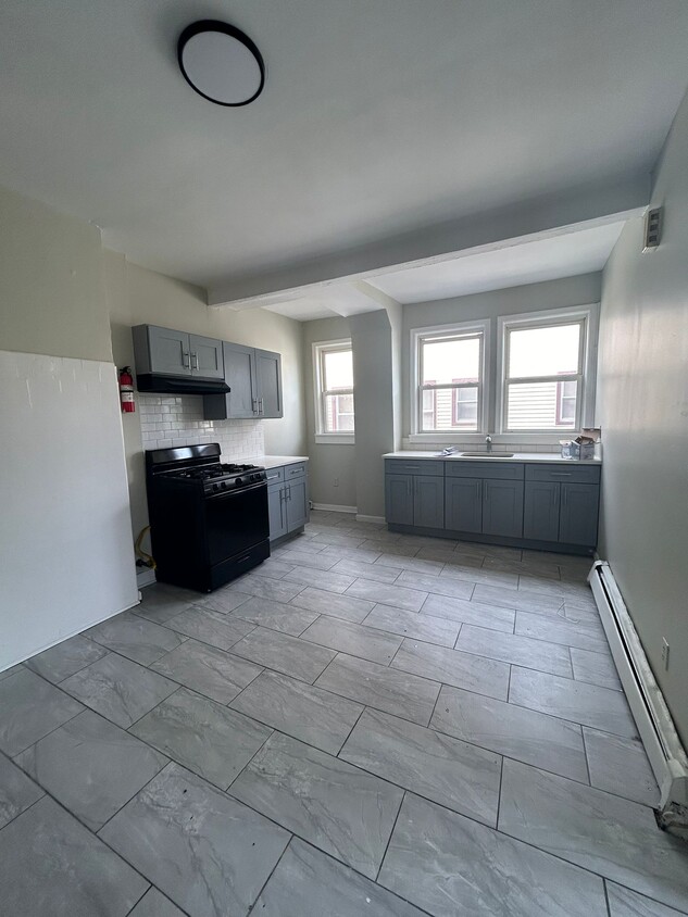 Foto principal - 34 Clinton Pl