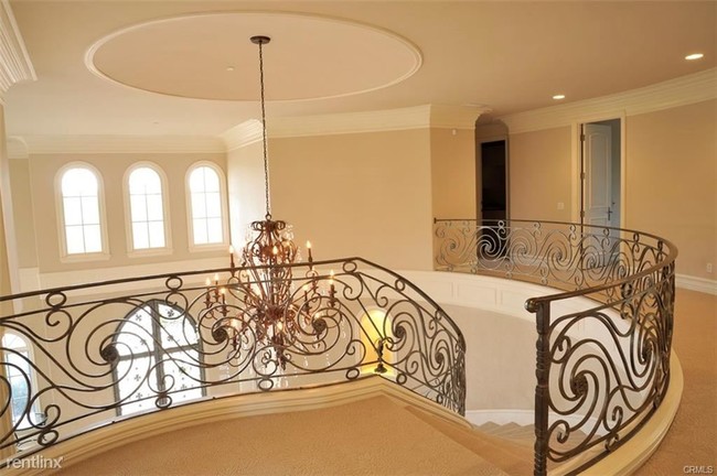 Building Photo - 5 br, 7 bath House - 9 Skycrest