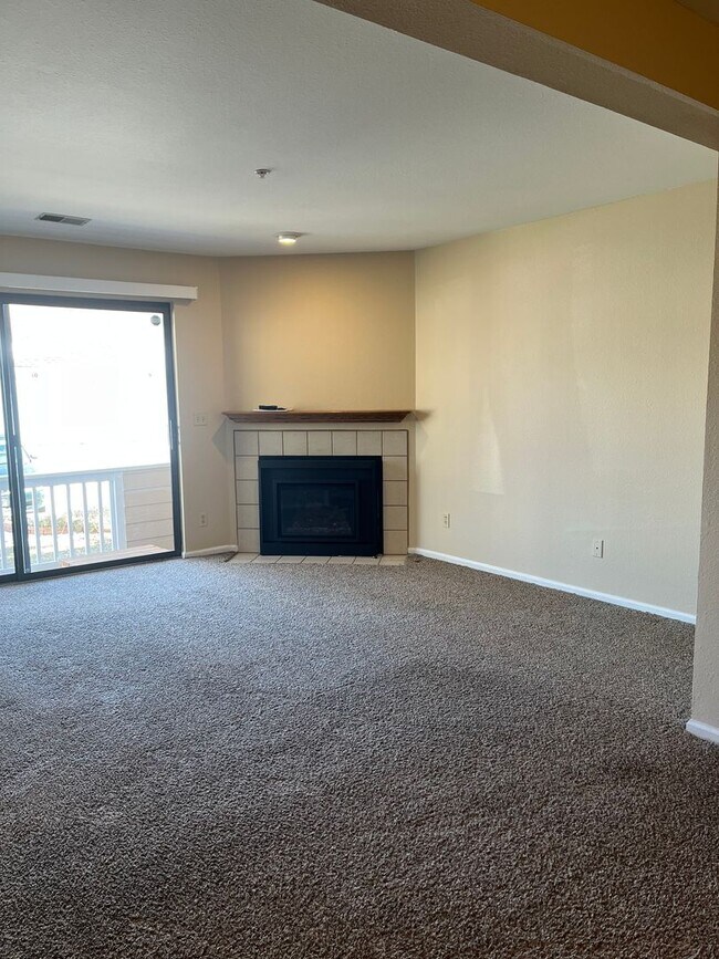 Foto del edificio - 4895 Twin Lakes Rd