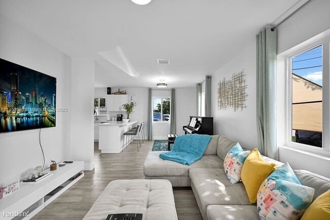 Building Photo - 2 br, 2 bath Duplex - Tenalla Ocean