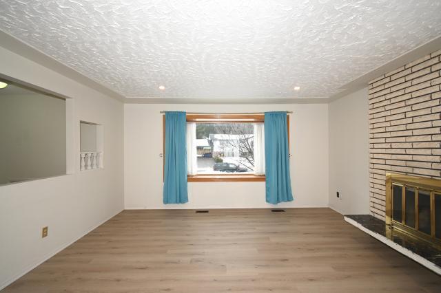 Building Photo - 3 bedroom in Prince George BC V2M 6J9