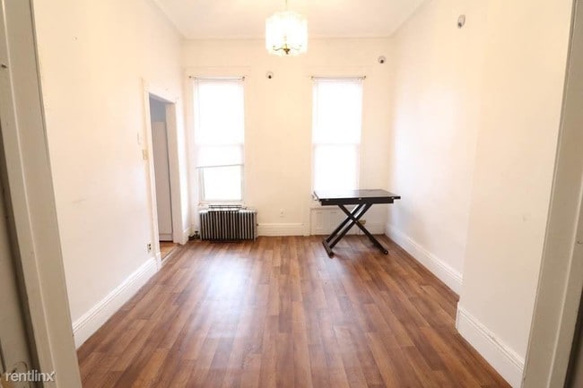 Building Photo - 3 br, 1 bath Apartment - 1244 Madison St