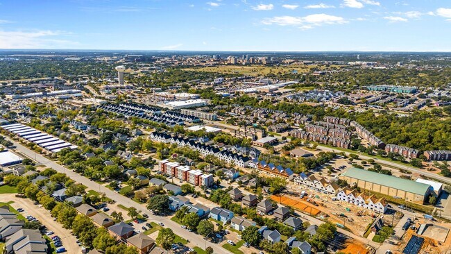 Foto del edificio - 307 Sterling St