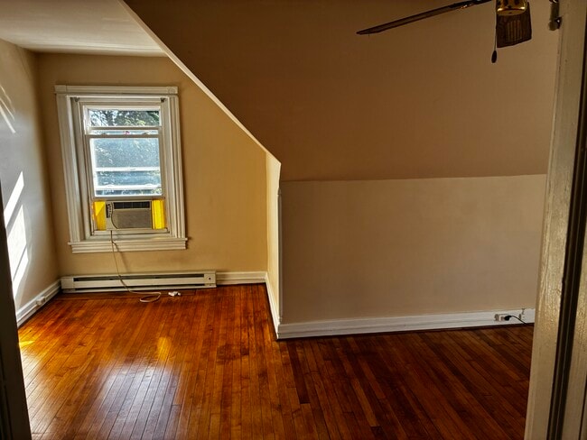 Foto del edificio - 909 Linden St