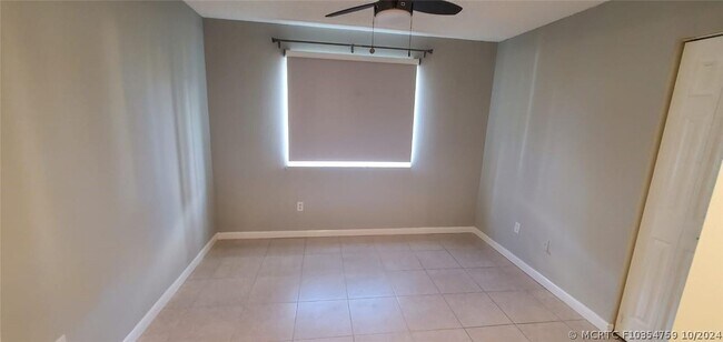Foto del edificio - 470 S Park Rd