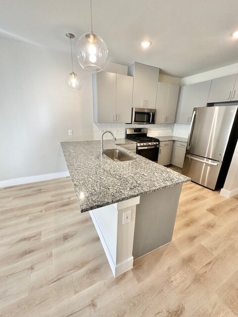 Building Photo - 8423-183A 183A