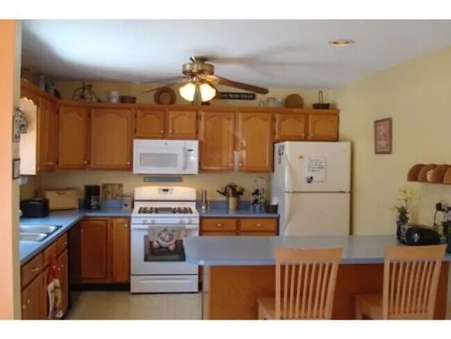 Foto del edificio - 3-Bedroom, 3-Bathroom Home in Essex Junction