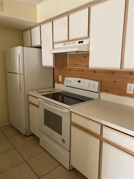 Building Photo - 2209 Antigua Pl