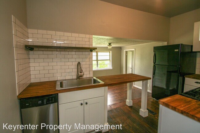 Building Photo - 535 N Cheyenne Ave