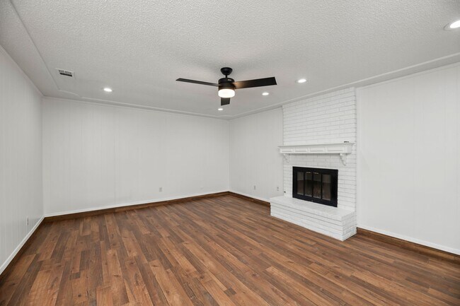 Building Photo - 5603 Fireside Dr