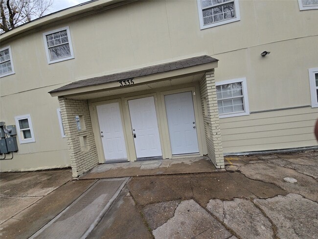 Foto del edificio - 3335 Tuam St