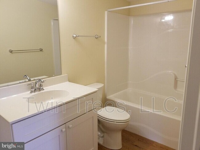 Foto del edificio - 5937 King St