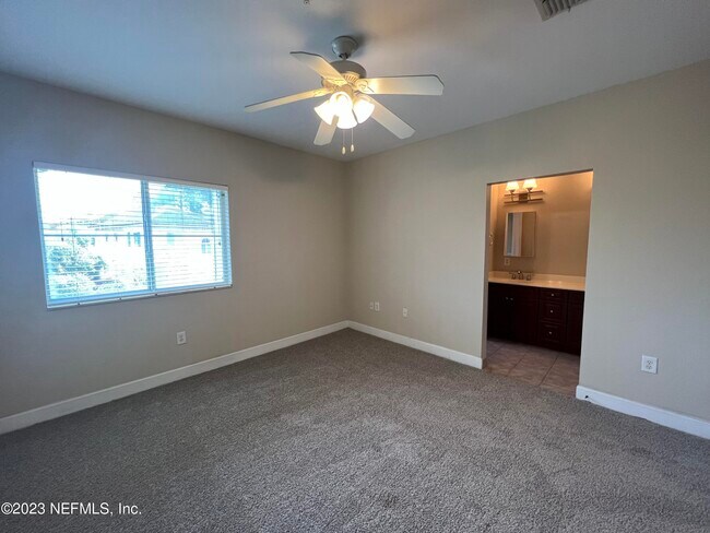 Foto del edificio - 9745 Touchton Rd