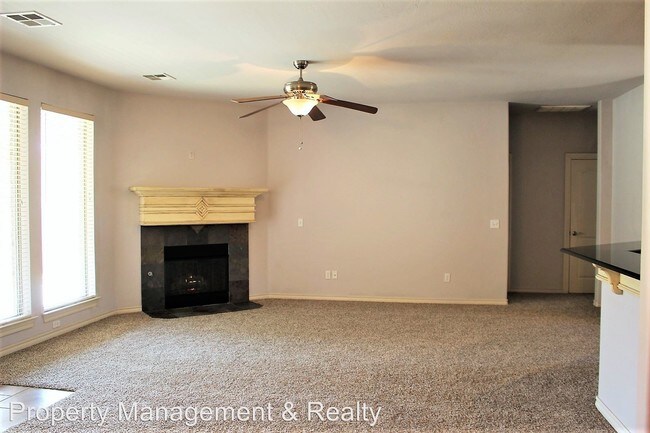 Building Photo - 224 Kristy Dr