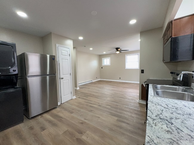 Building Photo - 2741 Jones Ave