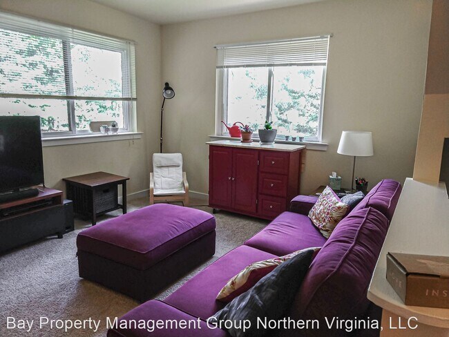 Foto del edificio - 4 br, 3.5 bath House - 6878 DEER RUN DR